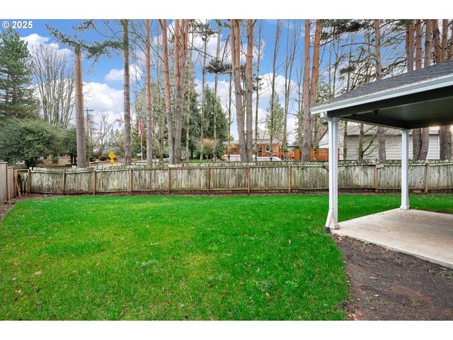 39380 AMHERST St, Sandy, OR 97055