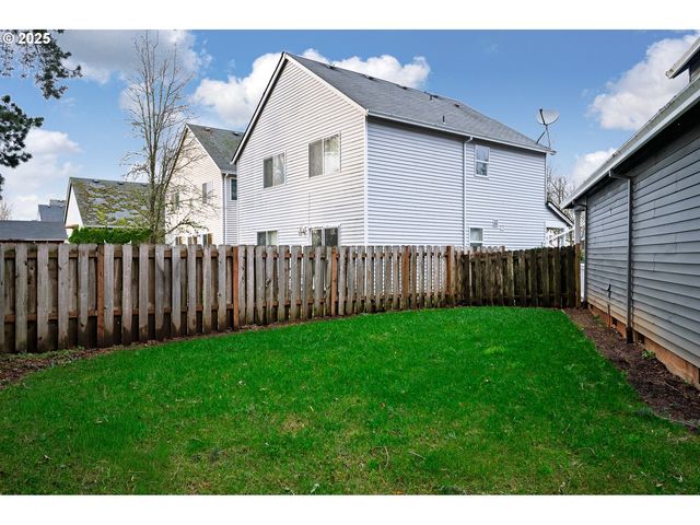 39380 AMHERST St, Sandy, OR 97055