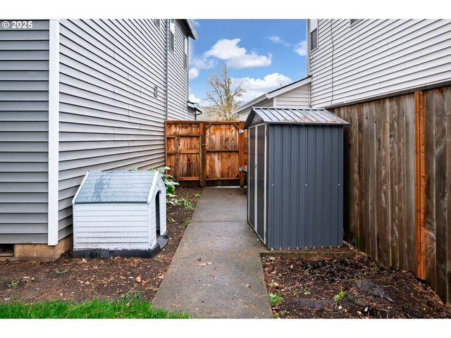 39380 AMHERST St, Sandy, OR 97055