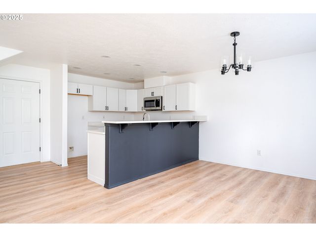 39380 AMHERST St, Sandy, OR 97055