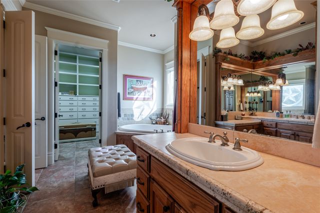 11918 Riek Road, Krum, TX 76249