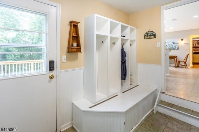 81 Poplar Dr, Hanover Twp., NJ 07950