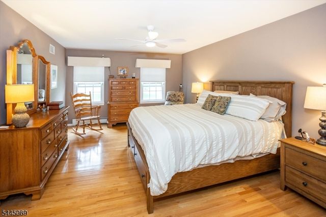 81 Poplar Dr, Hanover Twp., NJ 07950