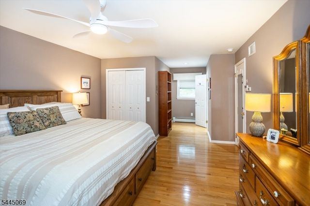 81 Poplar Dr, Hanover Twp., NJ 07950