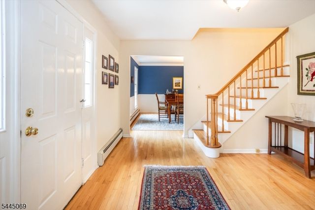 81 Poplar Dr, Hanover Twp., NJ 07950