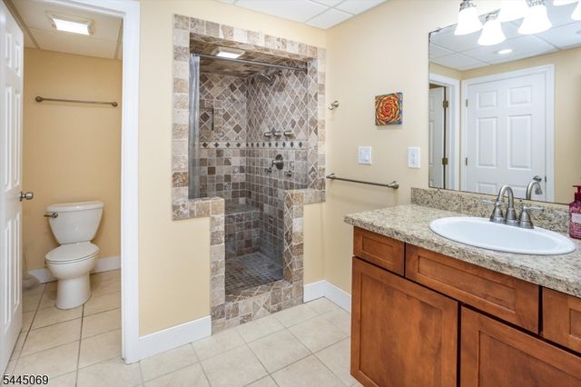 81 Poplar Dr, Hanover Twp., NJ 07950