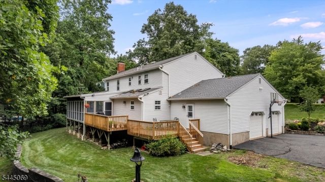 81 Poplar Dr, Hanover Twp., NJ 07950