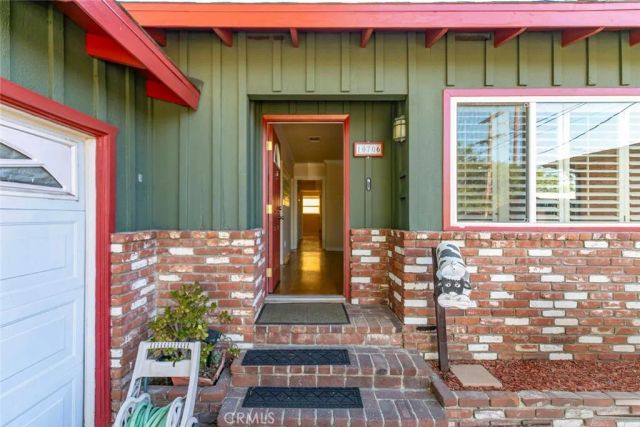 10706 Rhodesia Ave., Sunland, CA 91040