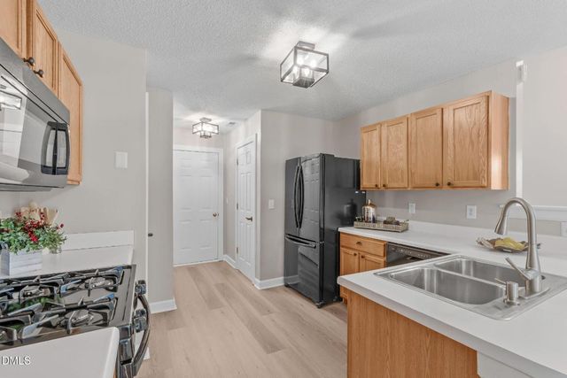 201 Adefield Lane, Holly Springs, NC 27540