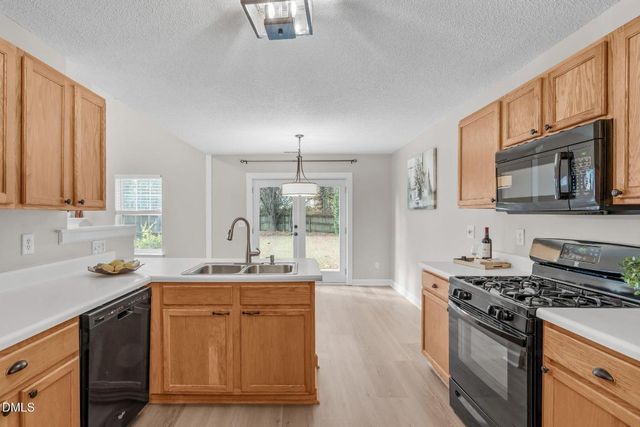 201 Adefield Lane, Holly Springs, NC 27540