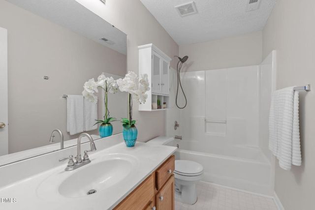 201 Adefield Lane, Holly Springs, NC 27540