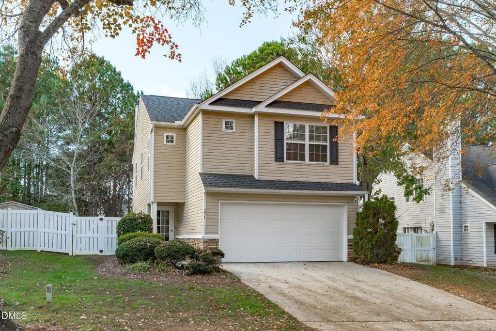 201 Adefield Lane, Holly Springs, NC 27540