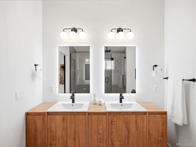 7209 Secrest Ct, Arvada, CO 80007