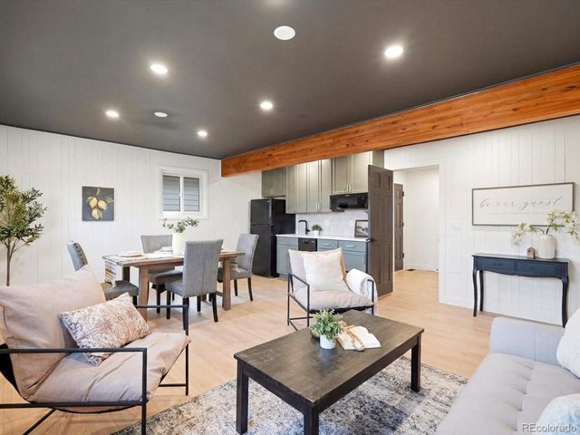 7209 Secrest Ct, Arvada, CO 80007
