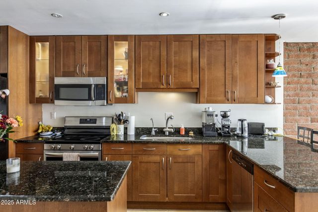 3002 N 32ND Street 17, Phoenix, AZ 85018