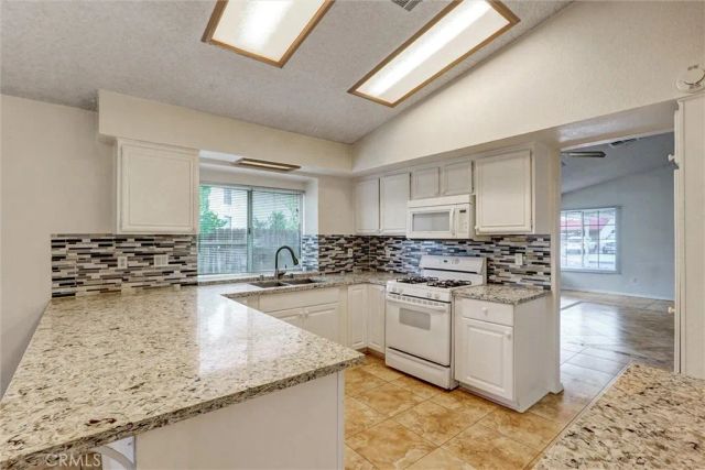 2627 E Avenue Q15, Palmdale, CA 93550