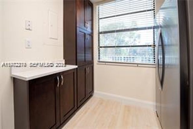1713 Whitehall Drive 302, Davie, FL 33324