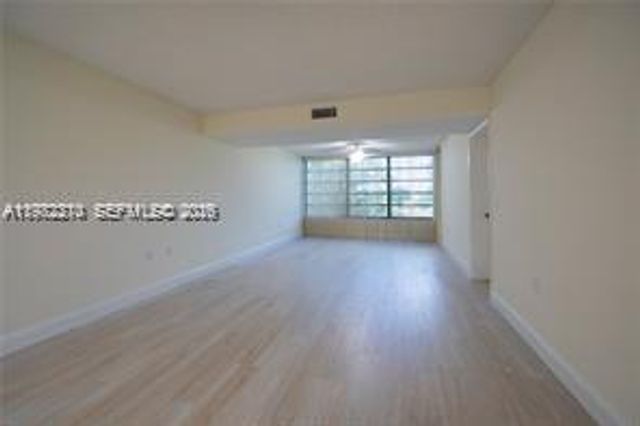 1713 Whitehall Drive 302, Davie, FL 33324
