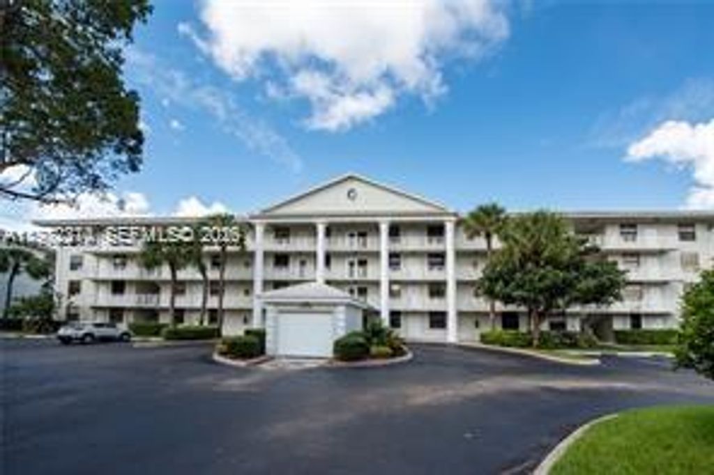 1713 Whitehall Drive 302, Davie, FL 33324