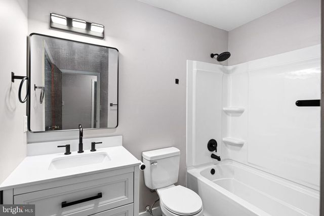 22 ARGYLE AVE, Blackwood, NJ 08012