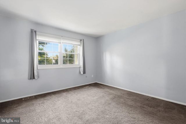 147 COMMONWEALTH DR, Newtown, PA 18940