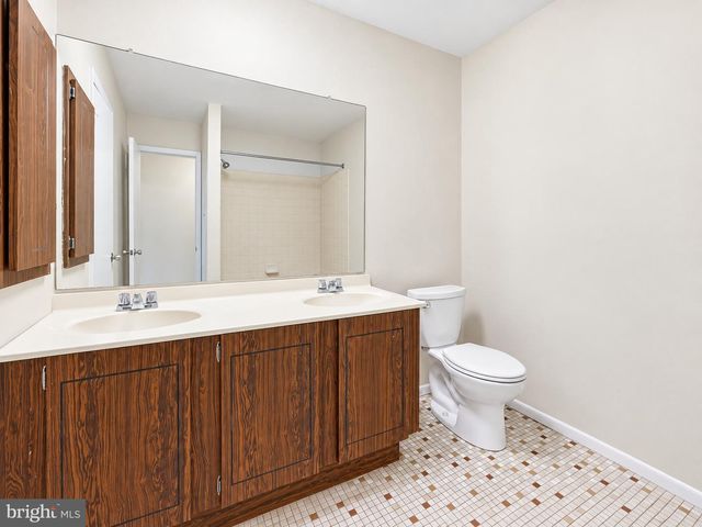 147 COMMONWEALTH DR, Newtown, PA 18940