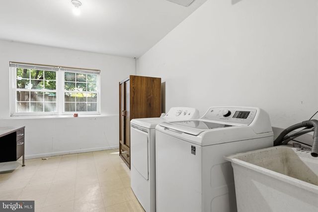 147 COMMONWEALTH DR, Newtown, PA 18940