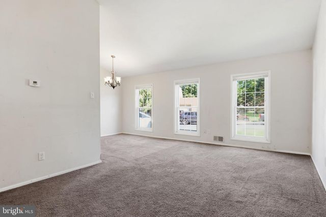 147 COMMONWEALTH DR, Newtown, PA 18940