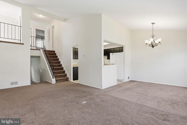 147 COMMONWEALTH DR, Newtown, PA 18940
