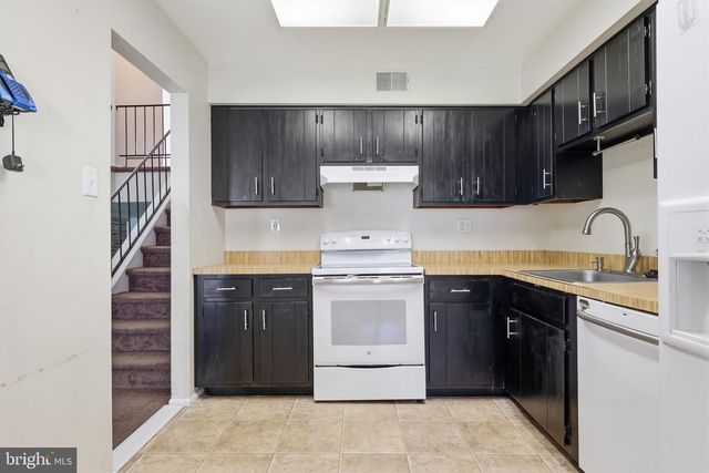147 COMMONWEALTH DR, Newtown, PA 18940