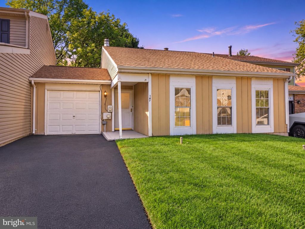 147 COMMONWEALTH DR, NEWTOWN, PA 18940 — photo 3