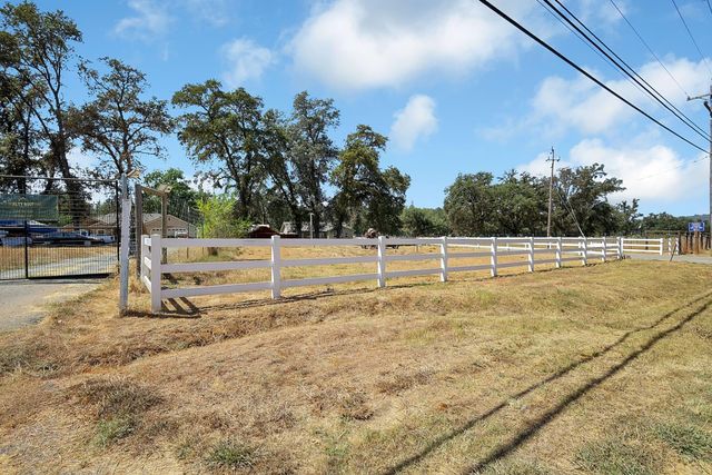 13346 Rices Crossing Rd, Oregon House, CA 95962