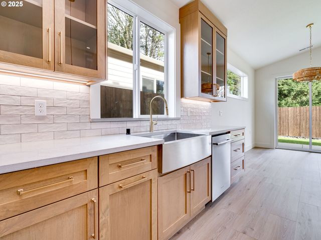 11009 Ne 55TH Ave, Vancouver, WA 98686