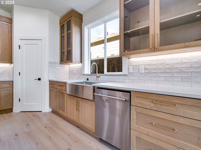 11009 Ne 55TH Ave, Vancouver, WA 98686