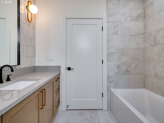 11009 Ne 55TH Ave, Vancouver, WA 98686