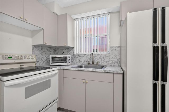 199 SW 12th Avenue 415B, Miami, FL 33130