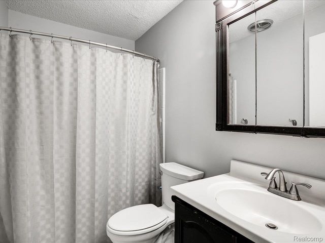 1900 River Road Building C, Unit 2, Marysville, MI 48040
