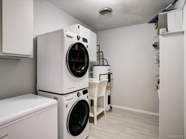 1900 River Road Building C, Unit 2, Marysville, MI 48040