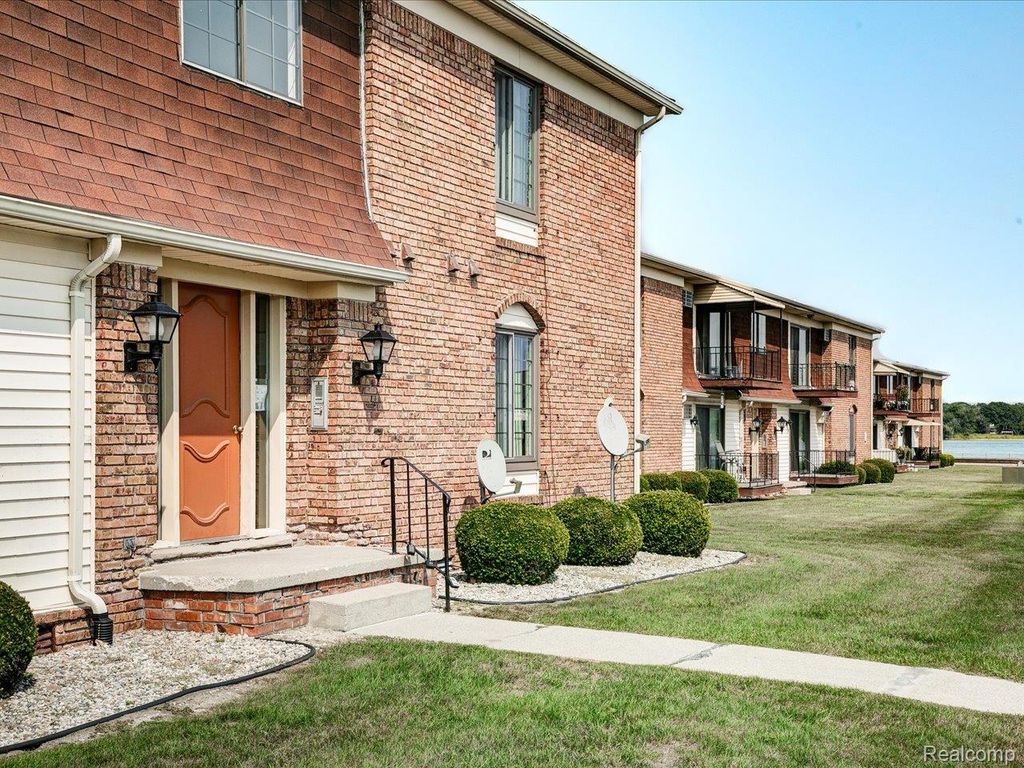 1900 River Road Building C, Unit 2, Marysville, MI 48040