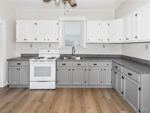 422 S Aurora Street, Collinsville, IL 62234