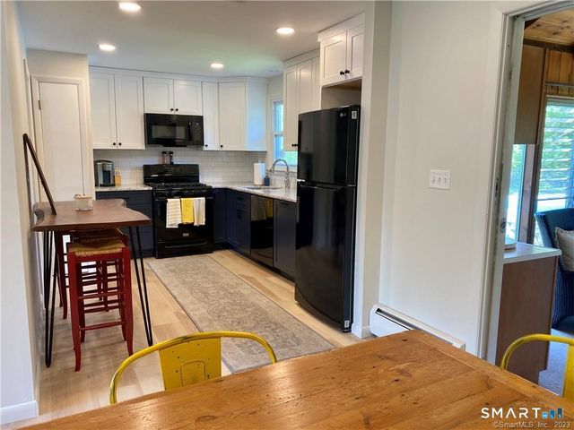 14 Stonegate Drive, Branford, CT 06405