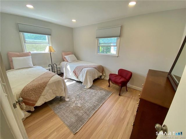 14 Stonegate Drive, Branford, CT 06405