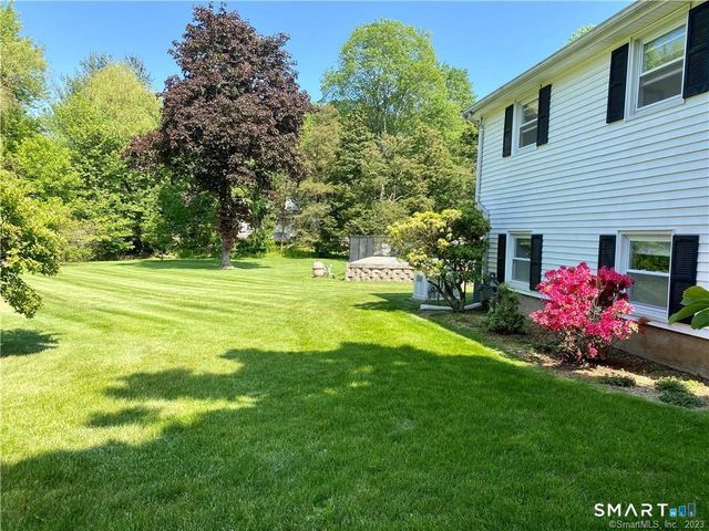 14 Stonegate Drive, Branford, CT 06405