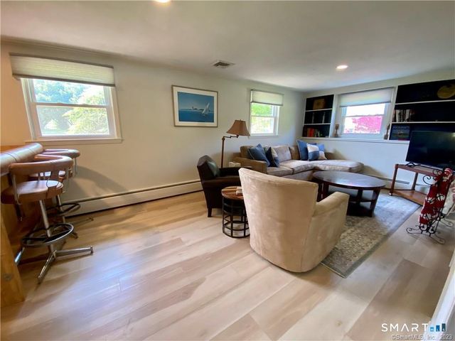 14 Stonegate Drive, Branford, CT 06405