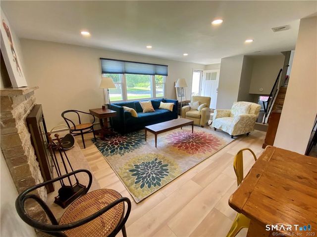 14 Stonegate Drive, Branford, CT 06405