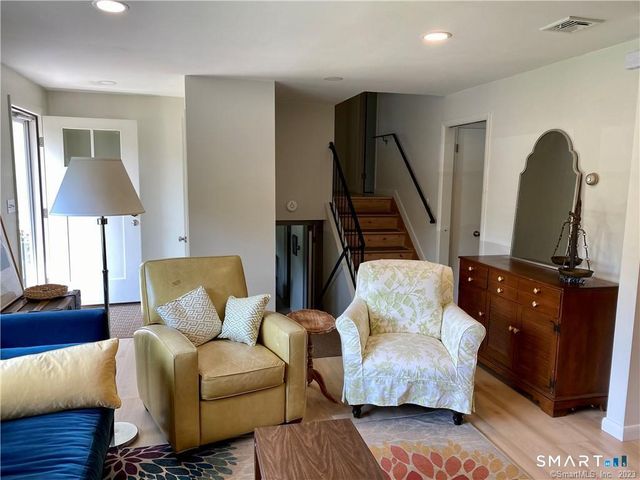 14 Stonegate Drive, Branford, CT 06405
