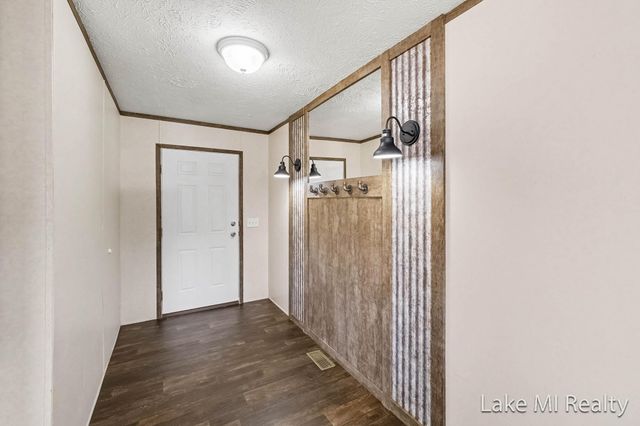104 Gardens Boulevard NW, Grand Rapids, MI 49534