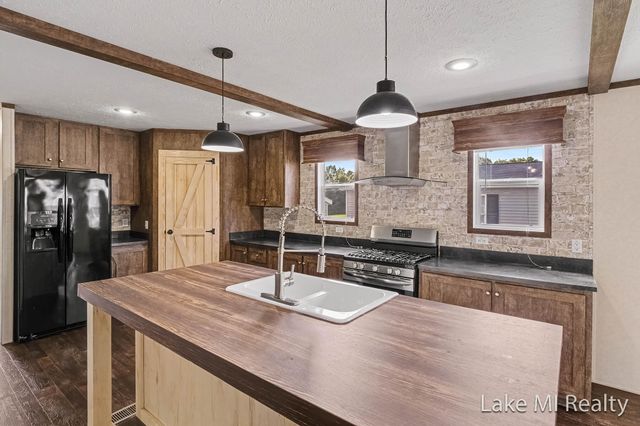 104 Gardens Boulevard NW, Grand Rapids, MI 49534