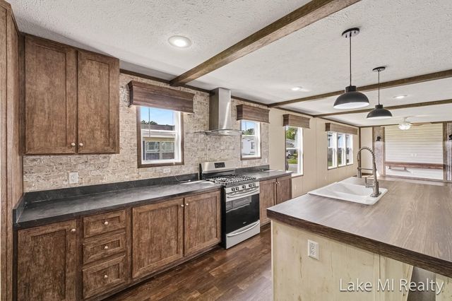 104 Gardens Boulevard NW, Grand Rapids, MI 49534