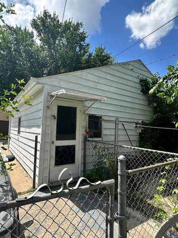 511 NE Scotland AVE, Topeka, KS 66616
